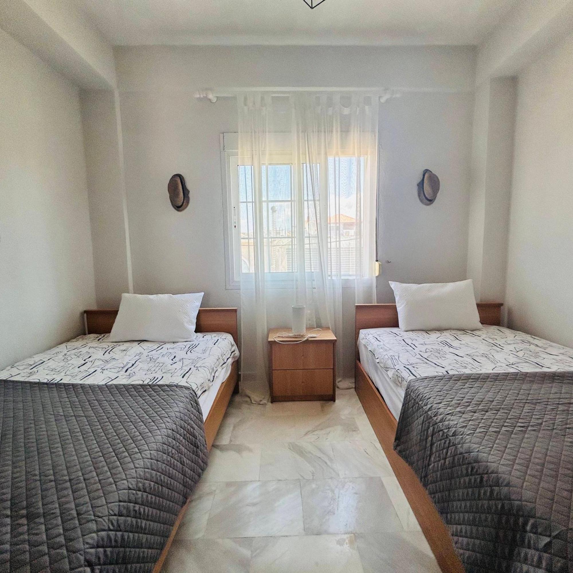 Next To The Beach Apartments Ofrinion Ngoại thất bức ảnh